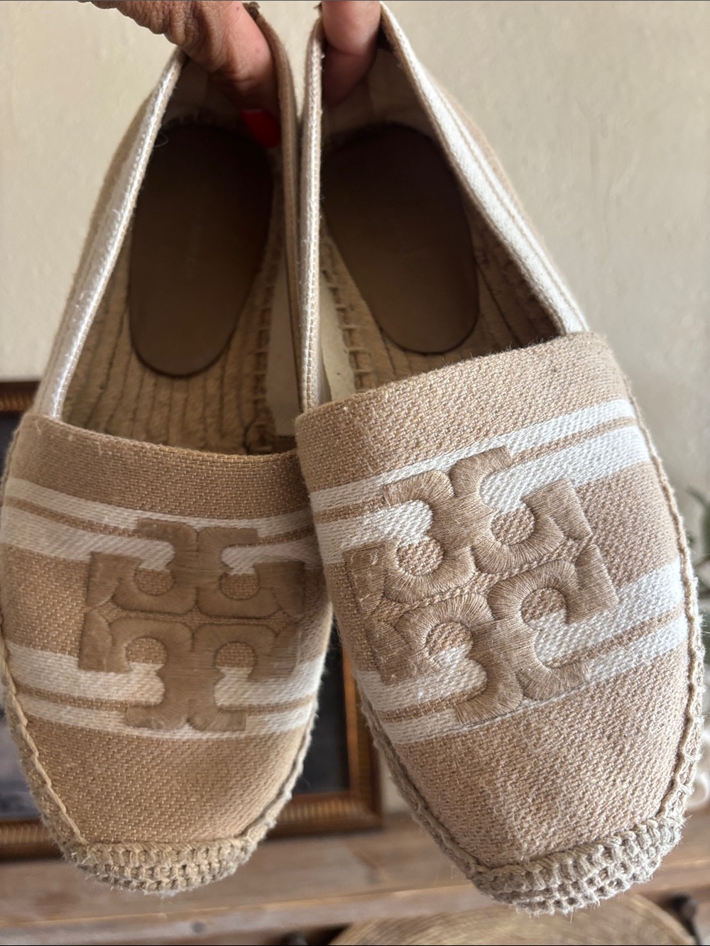 ❤️… Tory Burch Beige White Canvas Espadrille Flats